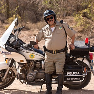 Luis Guzmán in "We're the Millers." photo 16