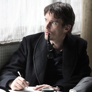 Ethan Hawke as Tom Ricks in "The Woman in the Fifth." photo 6