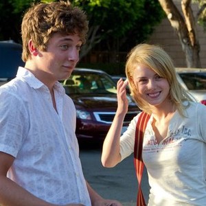 Shameless, Jeremy Allen White (L), Laura Slade Wiggins (R), 'I'll Light A Candle For You Every Day', Season 2, Ep. #3, 01/22/2012, ©SHO